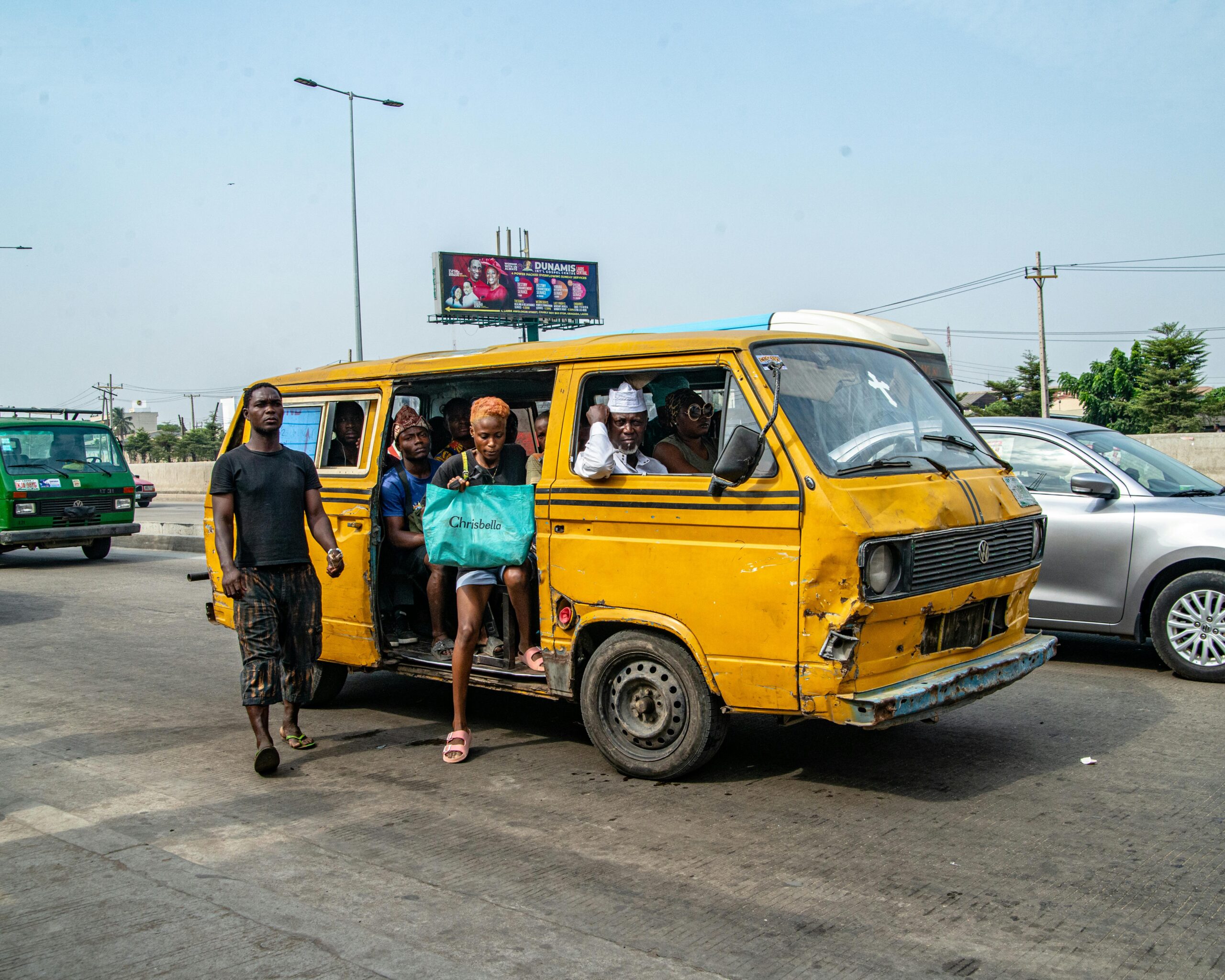 If you’ve just arrived in Lagos, buckle up—traffic here can turn a 20-minute drive into a three-hour adventure. For first-timers, moving through the city's maze of roads can feel like a case of 'Who send me?' as Nigerians would ask. But don't panic just yet! With the right tips, you can actually get to your destination on time